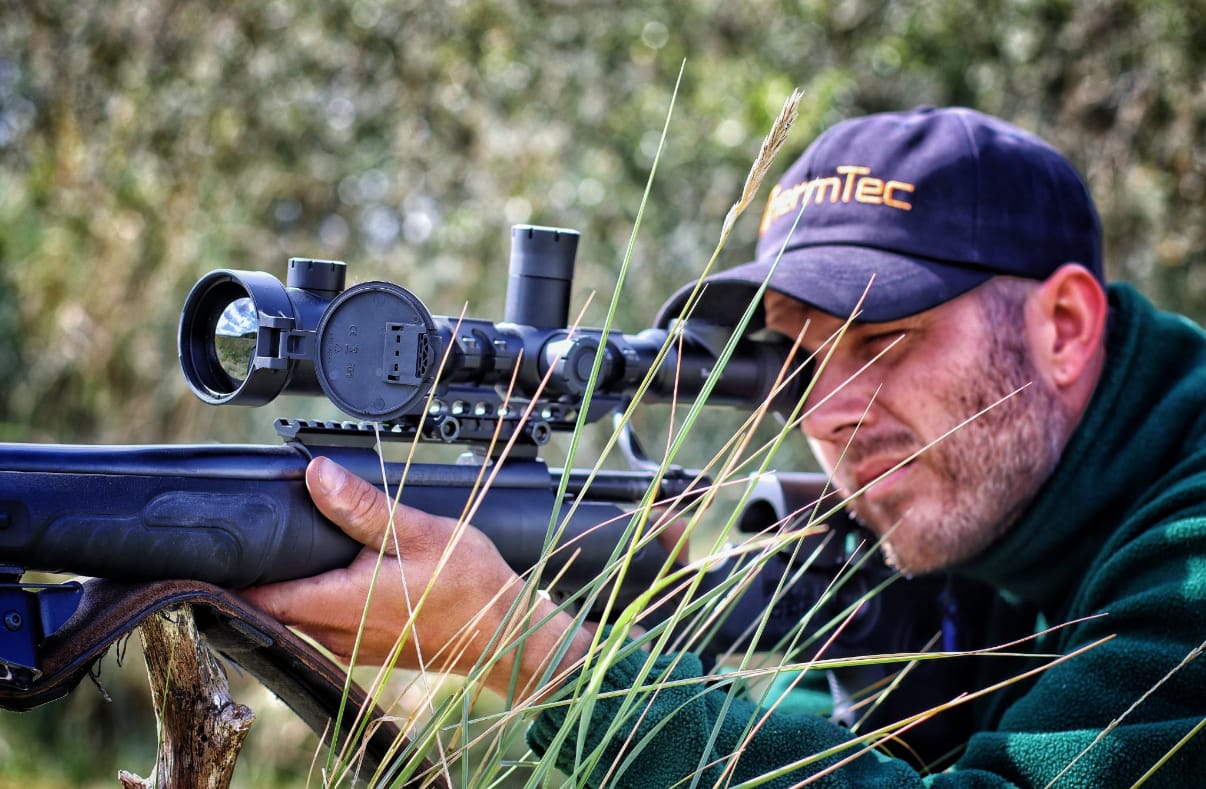 Workshop bench with optics and thermal devices prepared for service